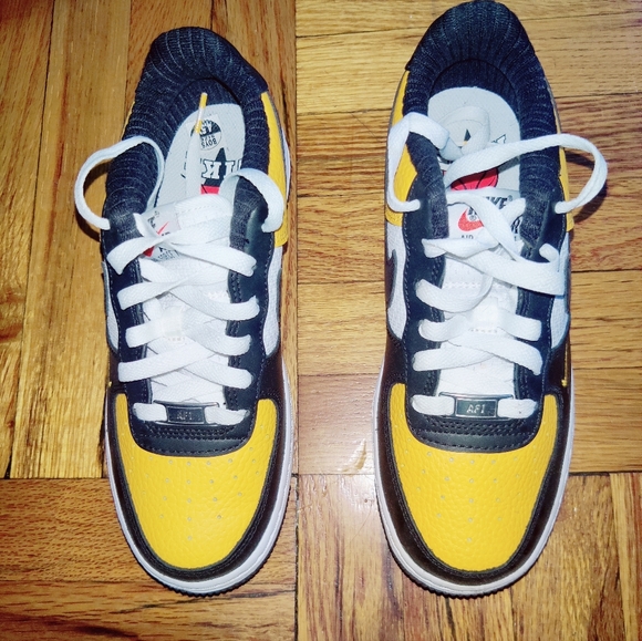 Like New Boys Nike Sneakers (worn once) - Picture 2 of 5